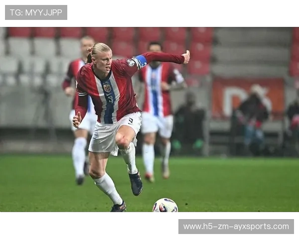 哈兰德横敲皮球制造错位，挪威前场机会频繁