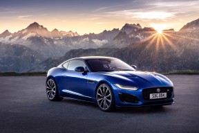 爱游戏app下载-“飞盘对抗：成都三叉湖田径场成为飞盘爱好者的竞技天堂”