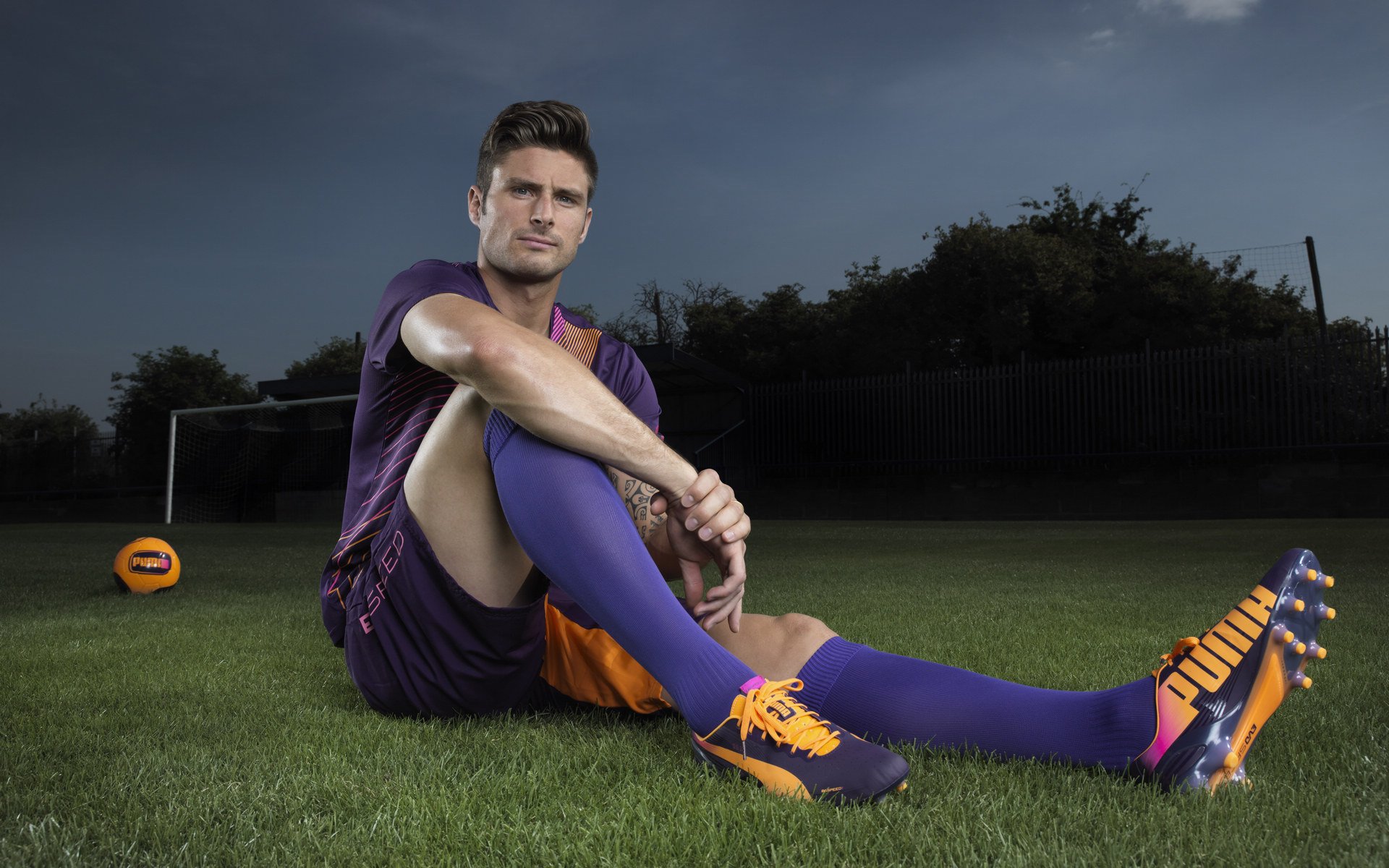 沃尔夫斯堡防守端默契提升保持不败，沃尔夫斯堡后卫